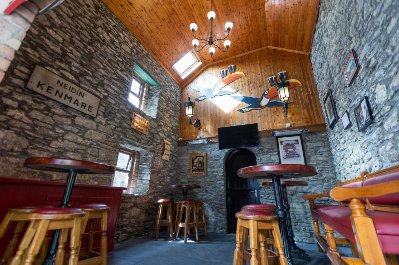 The Wander Inn Bar & Accommodation Кенмар Экстерьер фото
