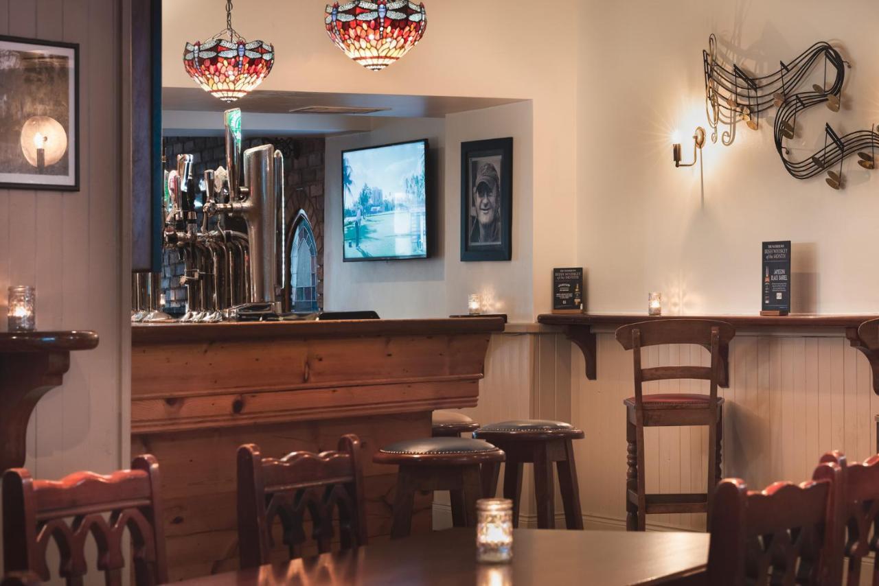 The Wander Inn Bar & Accommodation Кенмар Экстерьер фото